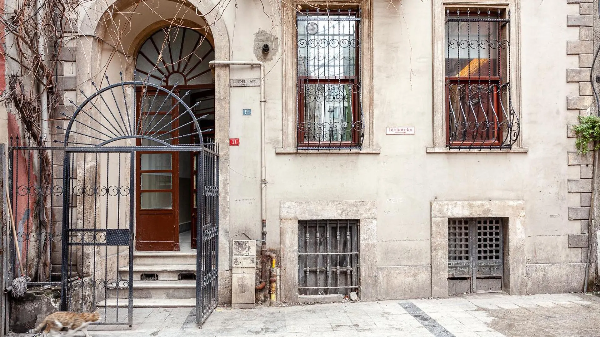 Stylish Flat Near Istiklal Street Apartment Istanbul